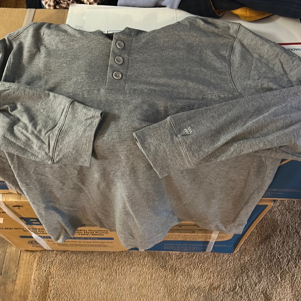 Long sleeve gray, hooded shirt, men’s XXL
